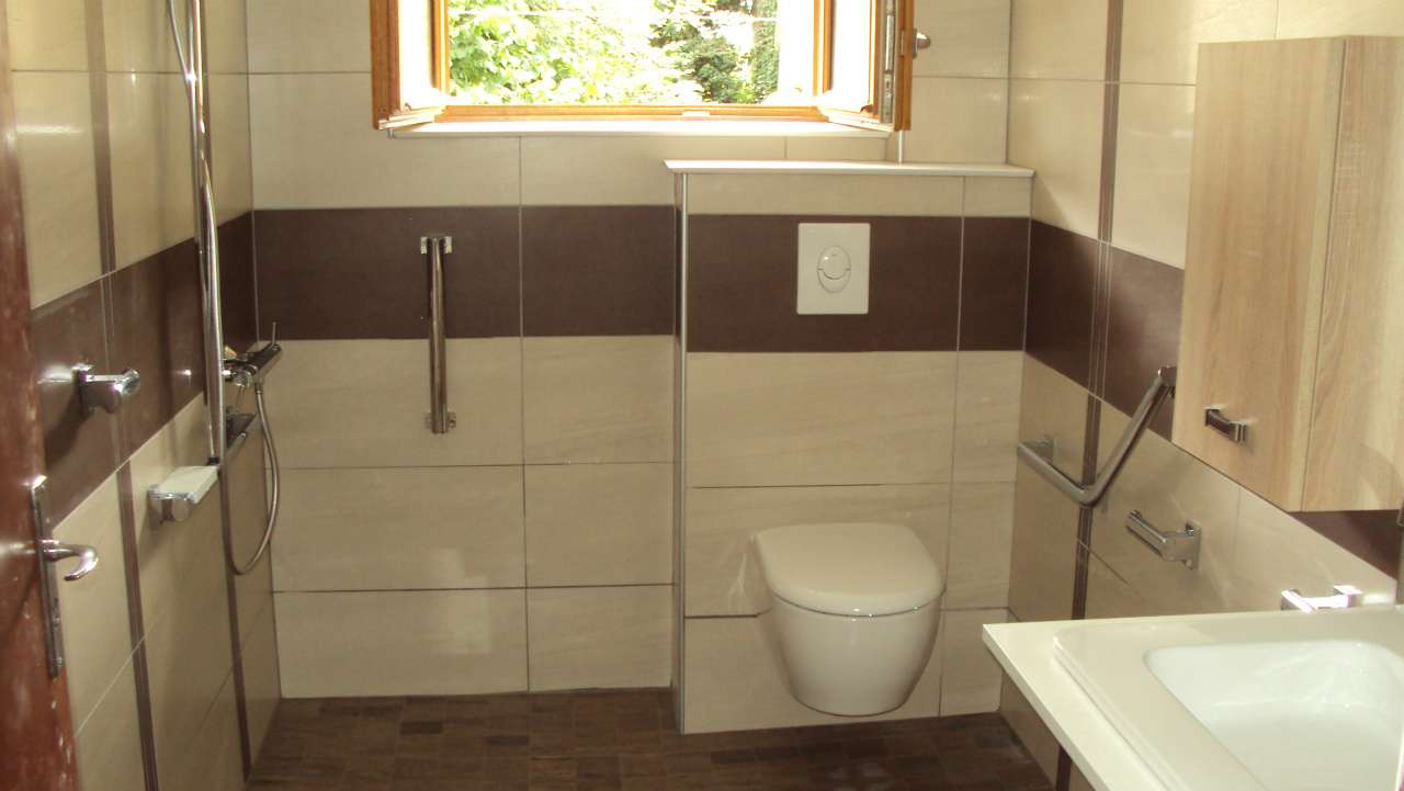 WC SUSPENDU ET SURELEVE
